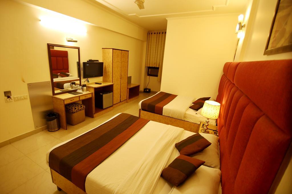 Hotel Parkway Deluxe New Delhi Ngoại thất bức ảnh