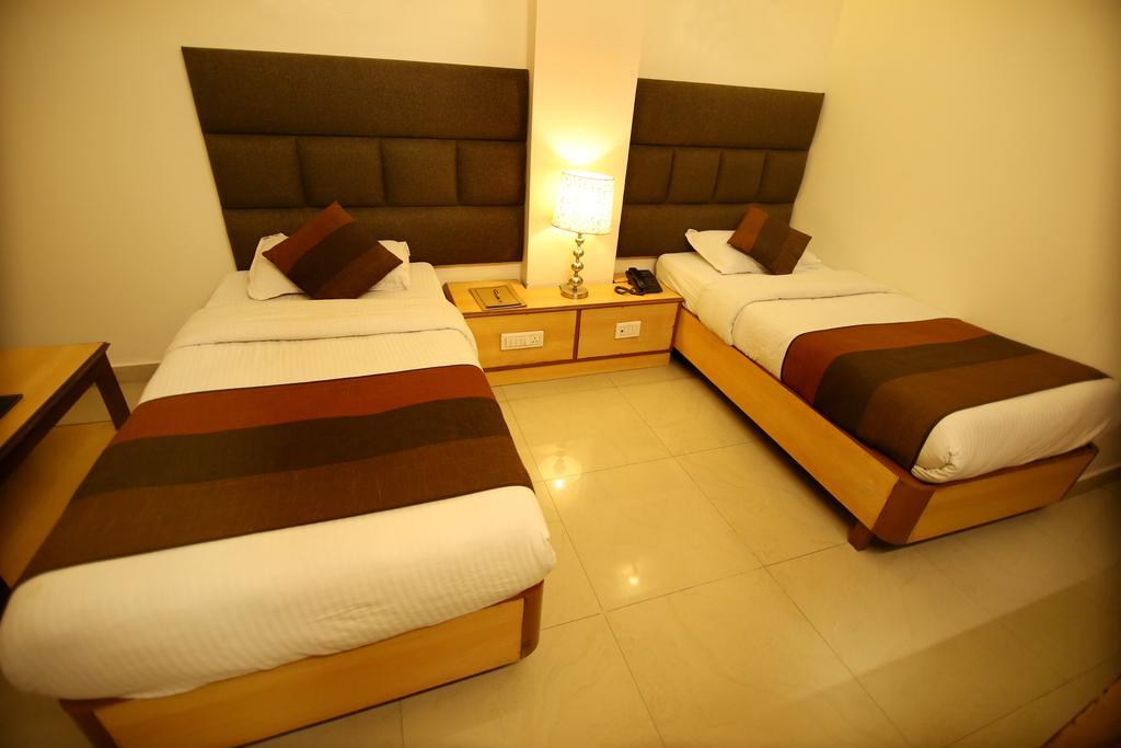 Hotel Parkway Deluxe New Delhi Ngoại thất bức ảnh