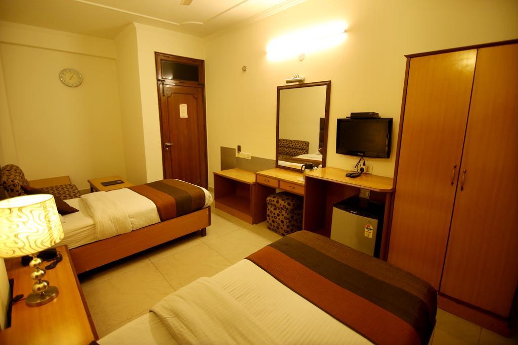 Hotel Parkway Deluxe New Delhi Ngoại thất bức ảnh